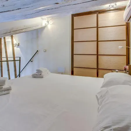 Suites & Trevi